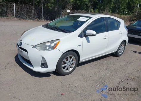 2013 Toyota Prius C Four из США, поврежденный, VIN JTDKDTB38D1055978